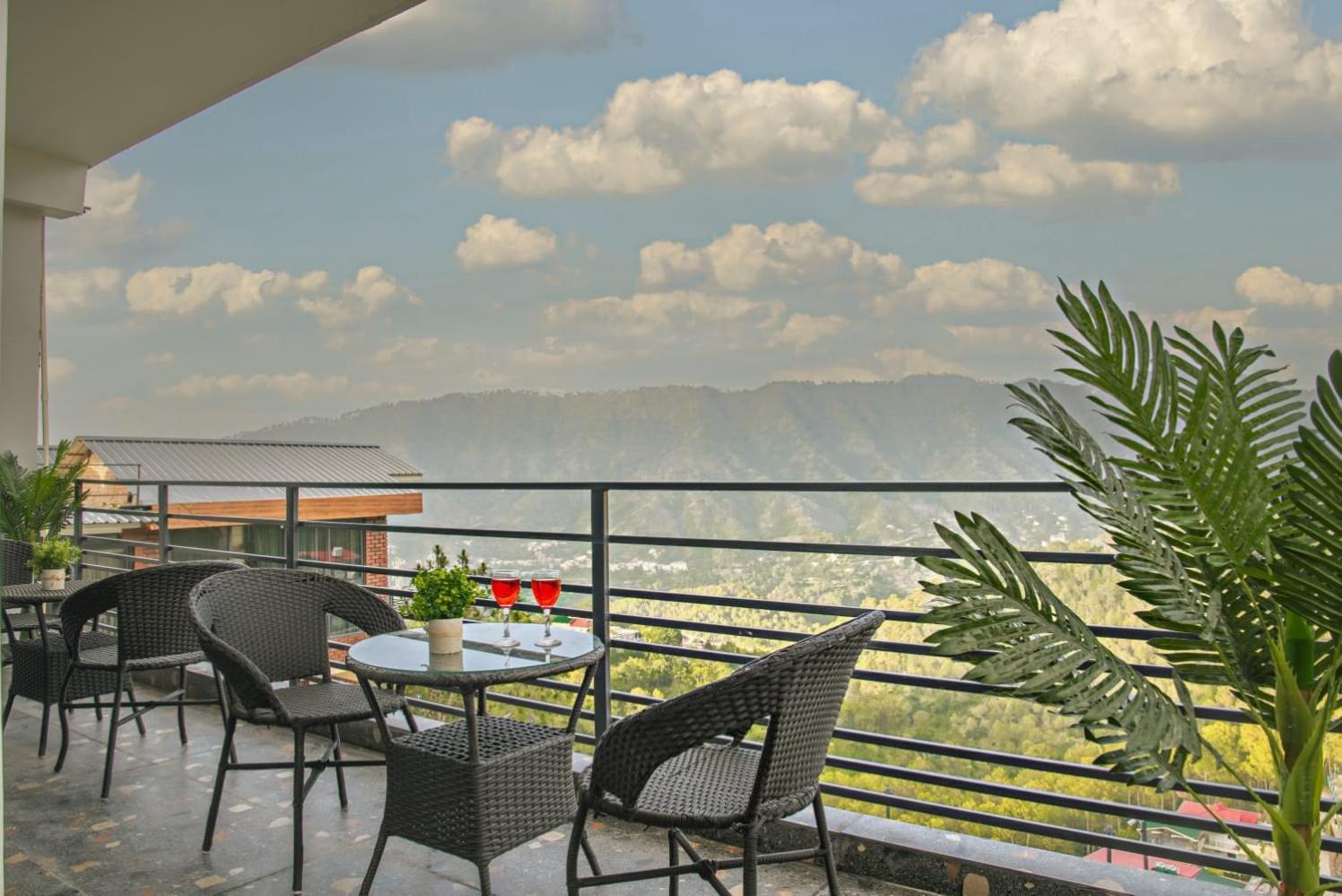 Host Jatin Mountain Crest Kasauli 7Oi827O7O3 Διαμέρισμα Εξωτερικό φωτογραφία