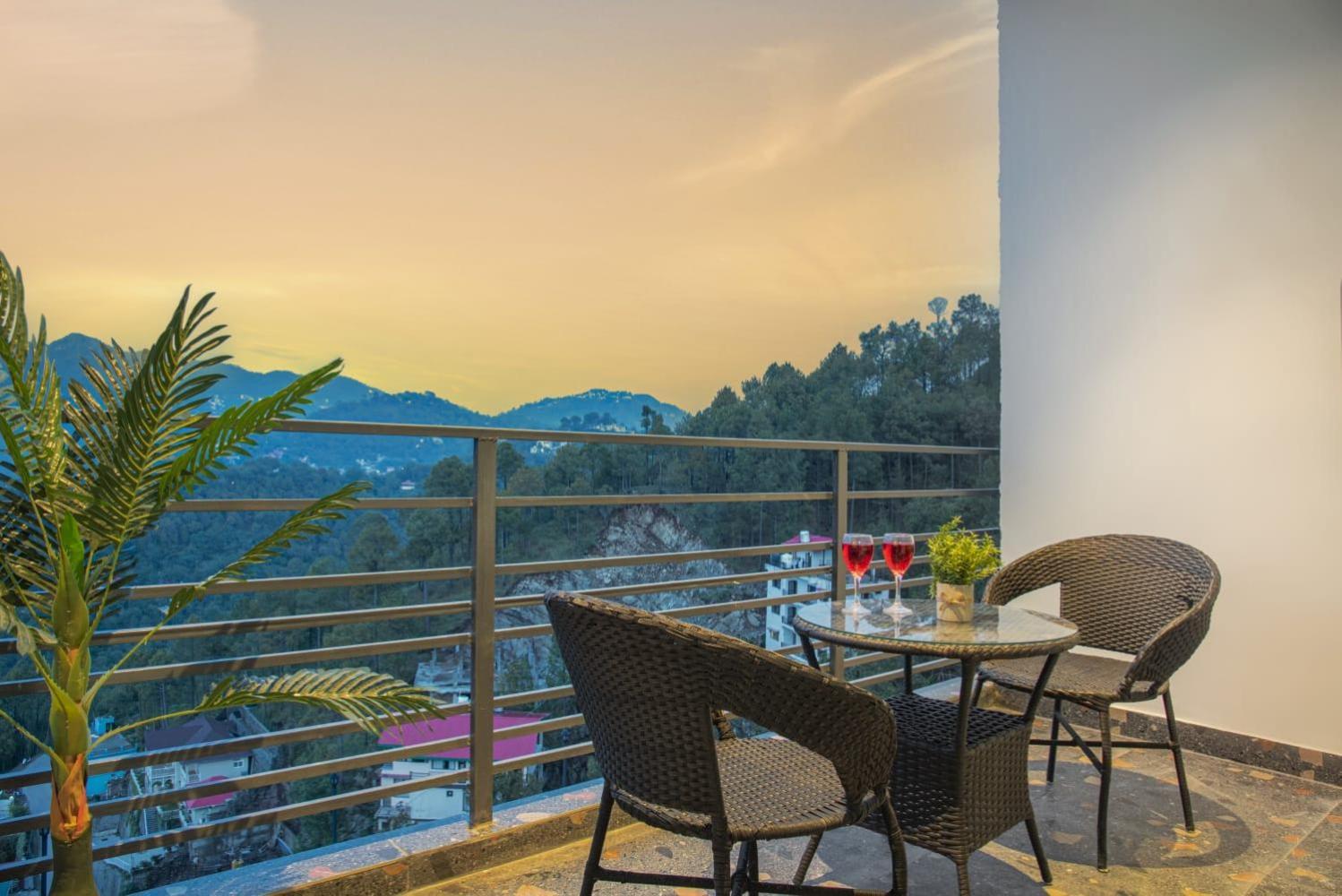 Host Jatin Mountain Crest Kasauli 7Oi827O7O3 Διαμέρισμα Εξωτερικό φωτογραφία